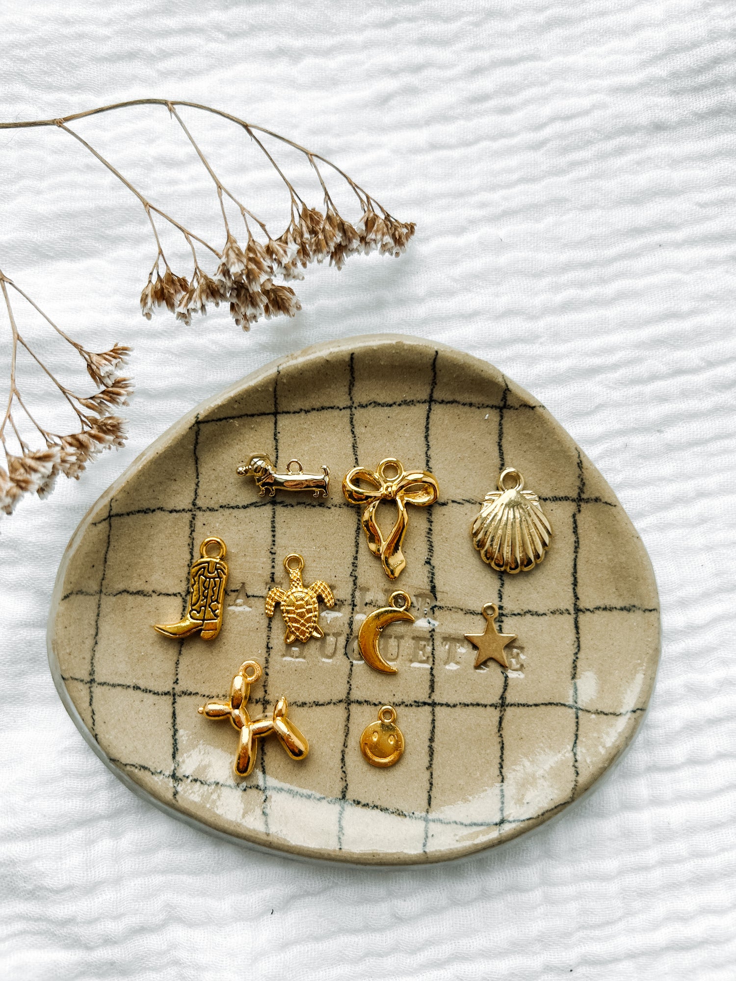 Les charmes et accessoires